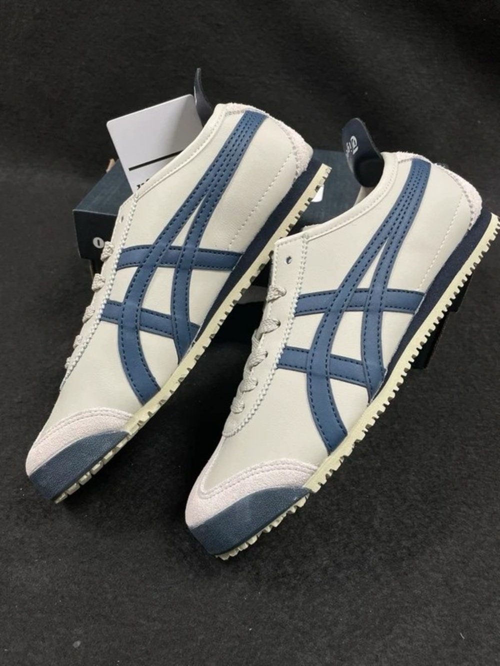 Onitsuka Tiger by Asics Men’s Mexico 66 Sneakers in Cream & Navy - Picture 3 of 7